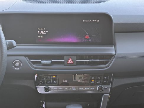 Used 2025 Kia Seltos SX w/ SX Sunroof Package image 19