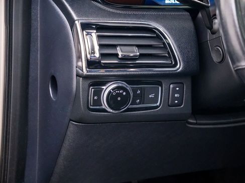Used 2019 Lincoln Navigator Reserve AWD/4WD image 22