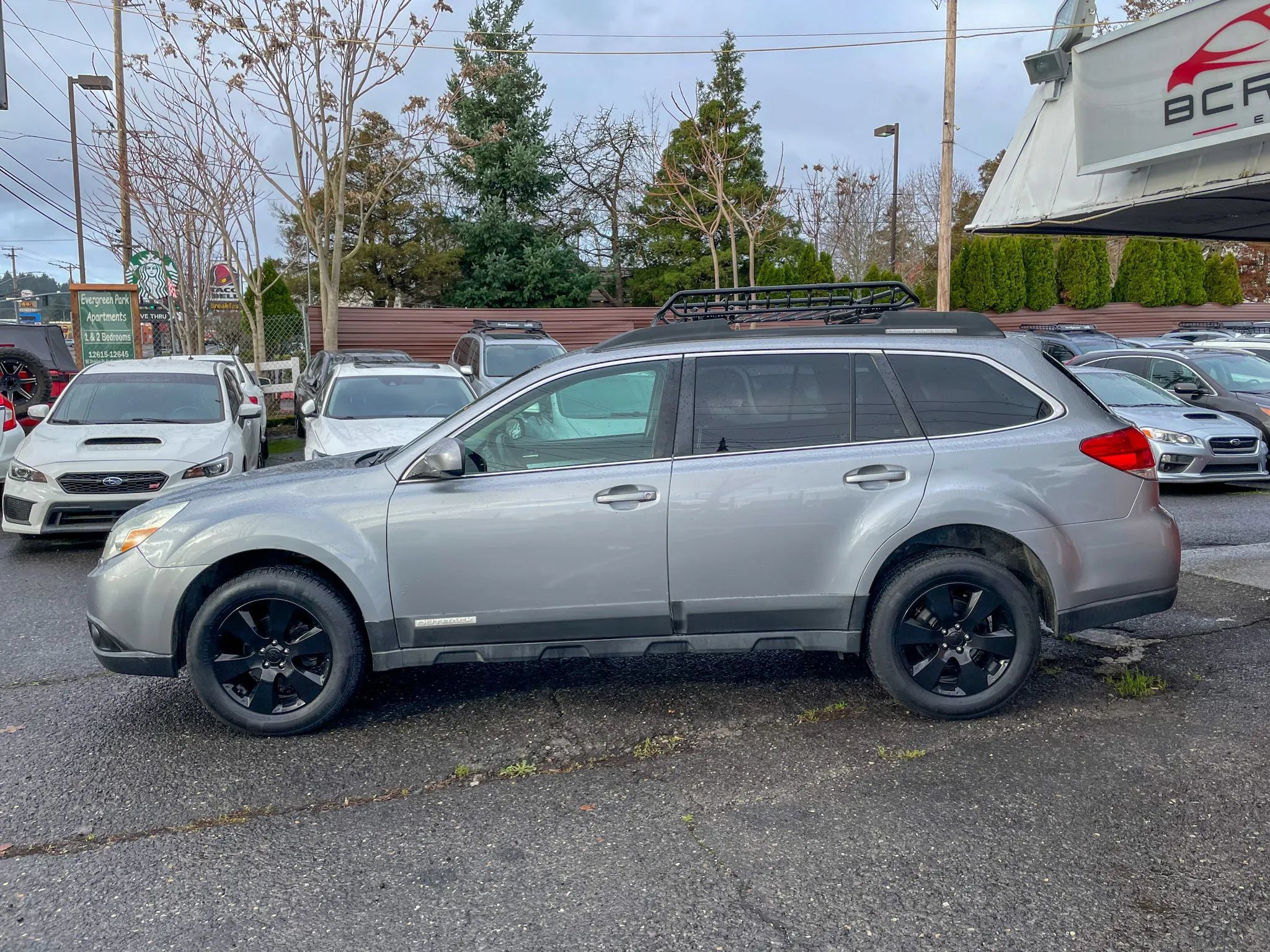 Used 2010 Subaru Outback 2.5i Premium AWD/4WD image 8