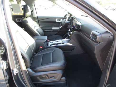 New 2024 Ford Explorer Limited w/ Equipment Group 301A image 24