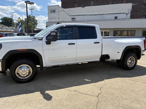 Used 2024 GMC Sierra 3500 Pro AWD/4WD image 1