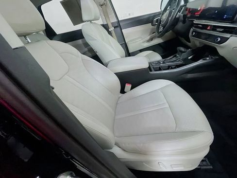 Used 2024 Kia Sorento EX w/ Panoramic Sunroof Package FWD image 31