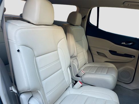 Used 2023 GMC Acadia Denali image 29