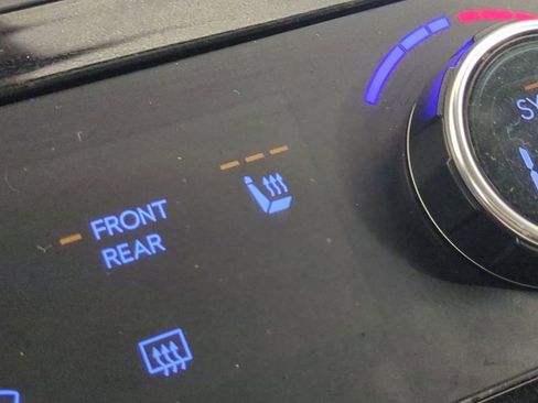 Used 2025 Hyundai Santa Fe SEL FWD image 28