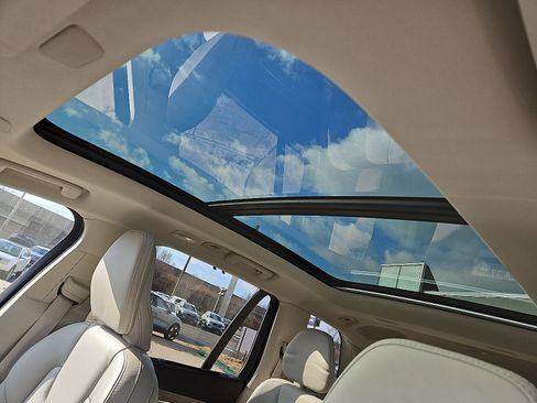 Certified 2023 Volvo XC90 B6 Ultimate w/ Protection Package image 14