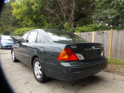 Used 2002 Toyota Avalon XLS FWD image 3