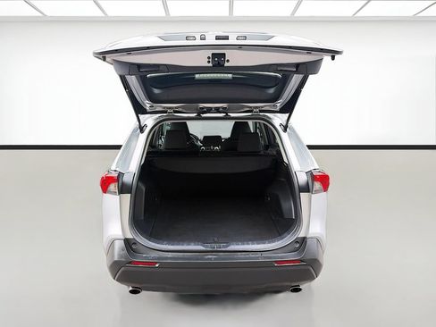 Used 2021 Toyota RAV4 XLE FWD image 25