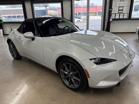 Used 2016 MAZDA MX-5 Miata Grand Touring image 24