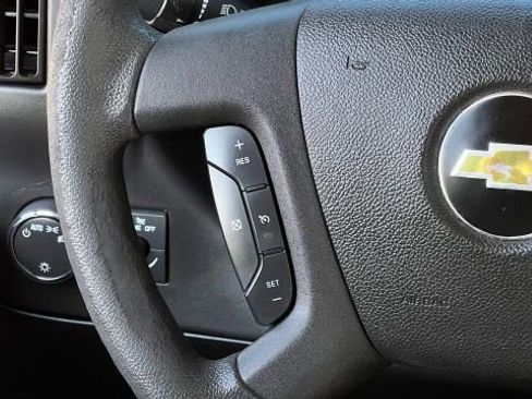 Used 2017 Chevrolet Express 2500 LT w/ LT Preferred Equipment Group image 23