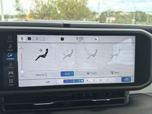 Used 2025 Jeep Wrangler Sport image 21