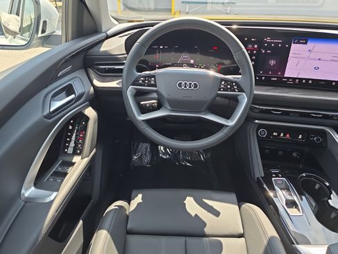 New 2025 Audi Q5 Prestige image 12