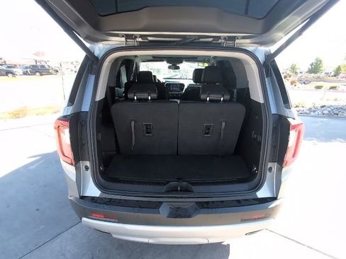 Used 2023 GMC Acadia SLT w/ Technology Package FWD image 28