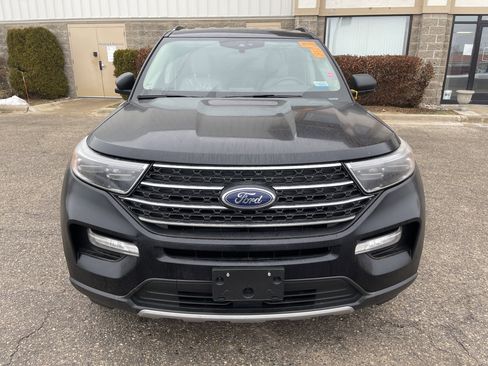 Used 2022 Ford Explorer XLT image 9