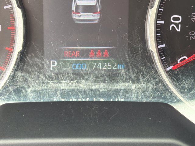 Used 2022 Toyota RAV4 XLE Premium AWD/4WD image 19