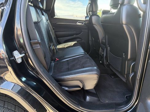 Used 2018 Jeep Grand Cherokee Altitude AWD/4WD image 29