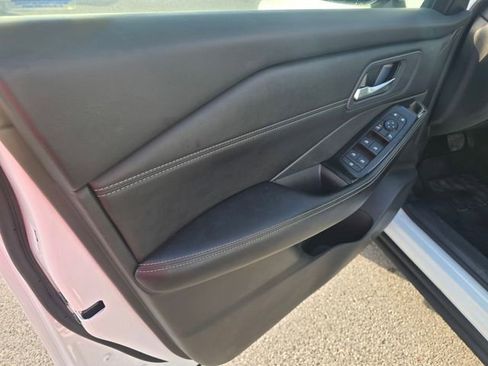 Used 2024 Nissan Rogue SV w/ SV Premium Package FWD image 22