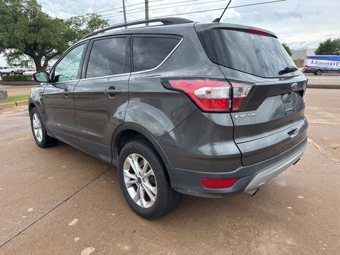 Used 2018 Ford Escape SE w/ SE Sync 3 Package FWD image 5