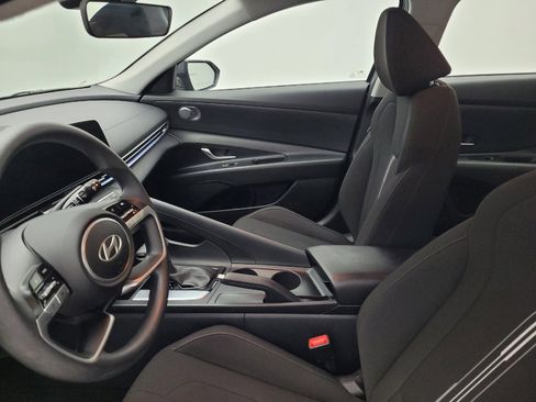 Used 2024 Hyundai Elantra SEL image 17