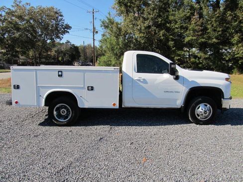 Used 2022 Chevrolet Silverado 3500 LT w/ Convenience Package image 7
