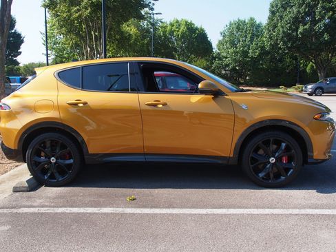 Used 2024 Dodge Hornet R/T Plus w/ Track Pack AWD/4WD image 8