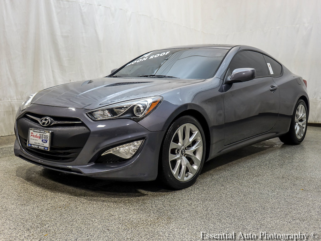 Used 2014 Hyundai Genesis 2.0T RWD image 2