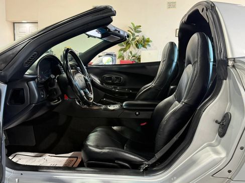 Used 1998 Chevrolet Corvette Coupe RWD image 13