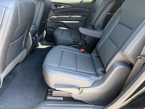 Used 2026 Chevrolet Traverse LT AWD/4WD image 19