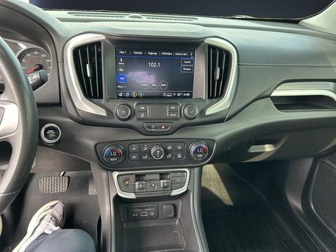 Used 2022 GMC Terrain SLE w/ Driver Convenience Package AWD/4WD image 11