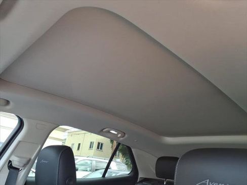 Used 2023 Buick Envision Avenir image 15