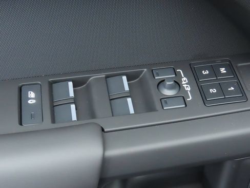 Used 2025 Land Rover Defender 110 S AWD/4WD image 25