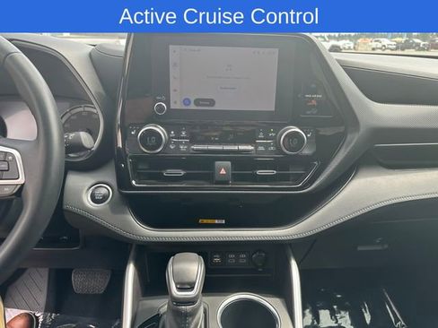 Used 2024 Toyota Highlander XSE image 14