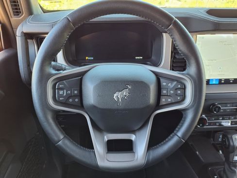Used 2025 Ford Bronco Outer Banks AWD/4WD image 13