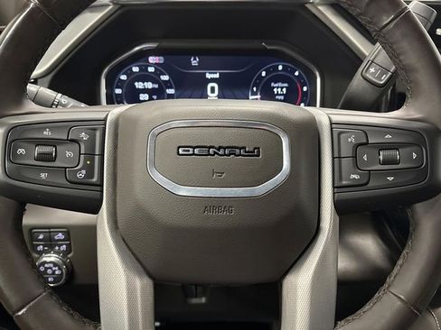 Used 2025 GMC Sierra 3500 Denali image 18