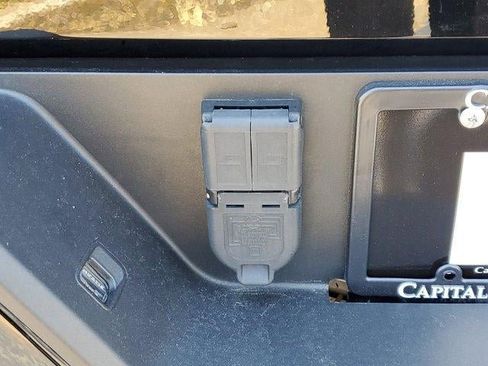 Used 2024 GMC Sierra 1500 AT4 w/ Technology Package AWD/4WD image 7