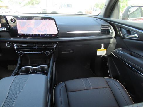 New 2026 Chevrolet Traverse High Country FWD image 14