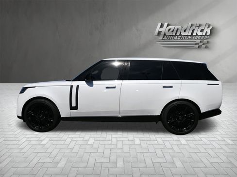 Used 2025 Land Rover Range Rover Long Wheelbase SE AWD/4WD image 7