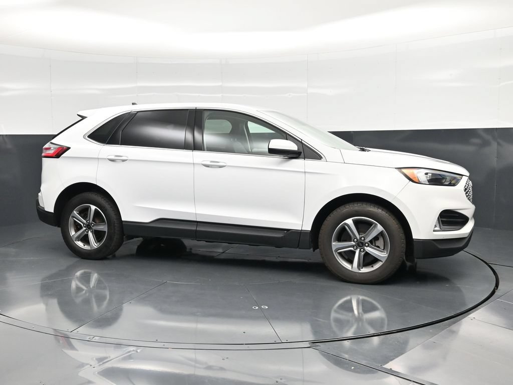 Used 2024 Ford Edge SEL w/ Convenience Package AWD/4WD image 3