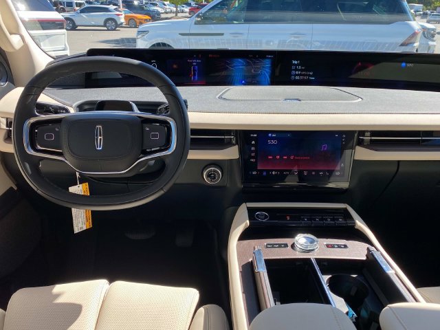 New 2027 Lincoln Navigator Reserve AWD/4WD image 6
