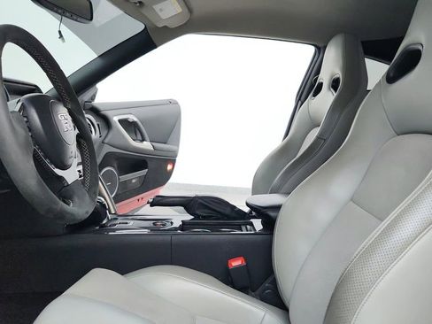 Used 2010 Nissan GT-R Premium image 19