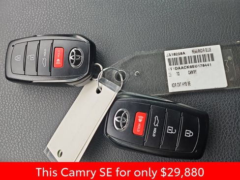Used 2025 Toyota Camry SE FWD image 21