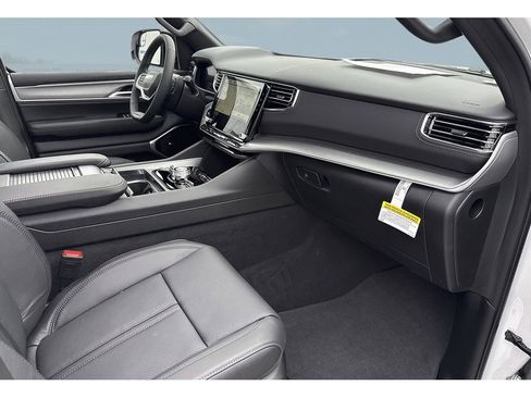 New 2026 Jeep Grand Wagoneer Limited AWD/4WD image 25