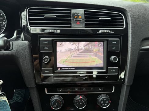 Used 2020 Volkswagen GTI S image 22