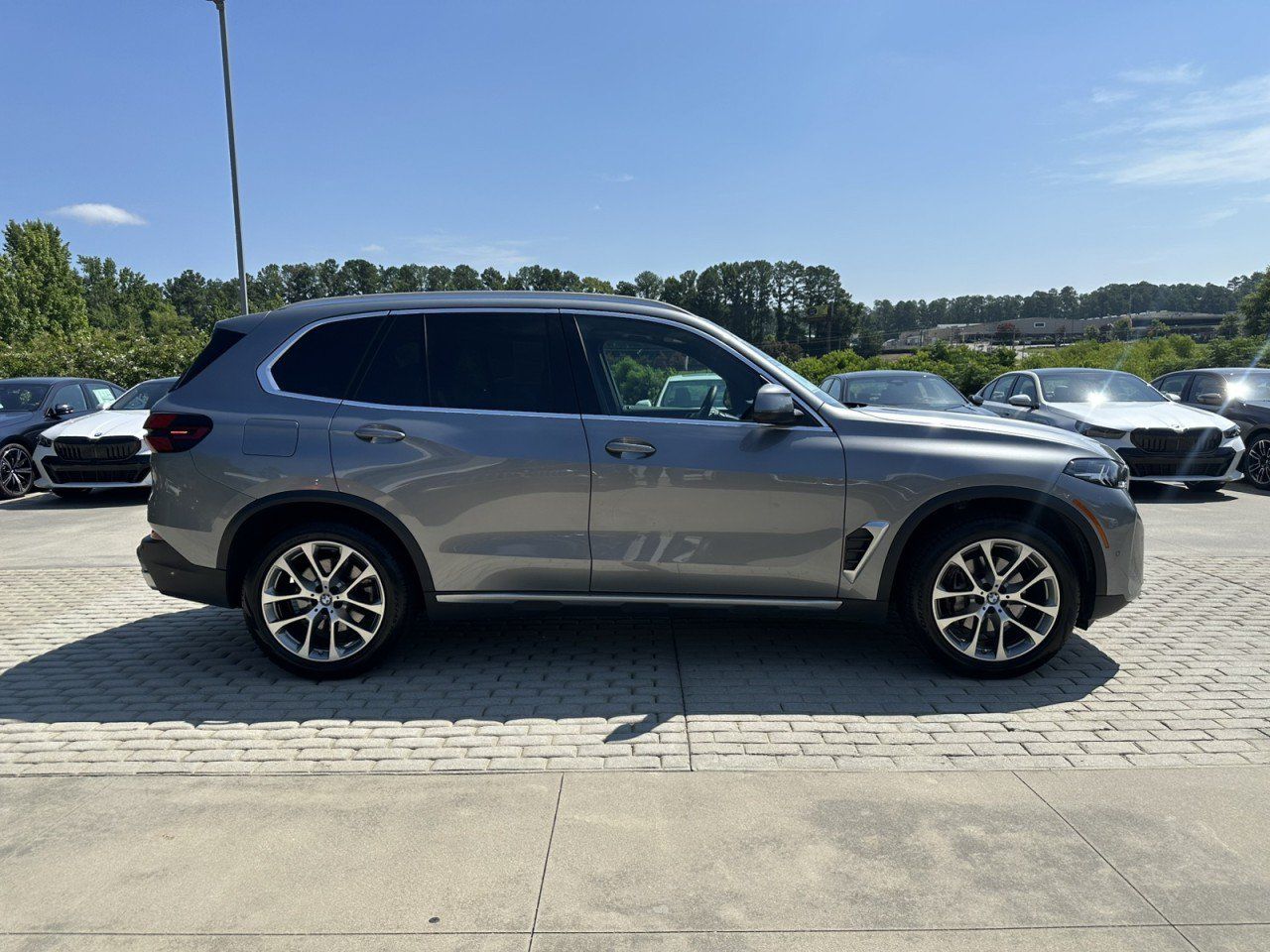 Used 2024 BMW X5 sDrive40i w/ Parking Assistance Package RWD image 14