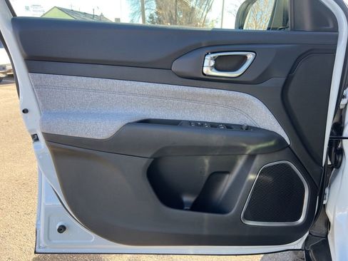 New 2026 Jeep Compass Latitude AWD/4WD image 9
