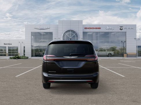 New 2026 Chrysler Pacifica Select image 9