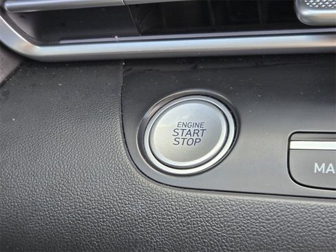 Certified 2023 Hyundai Elantra Limited image 22