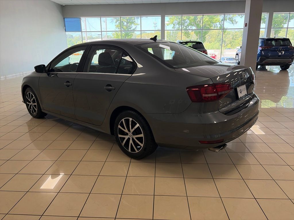Used 2017 Volkswagen Jetta SE FWD image 8