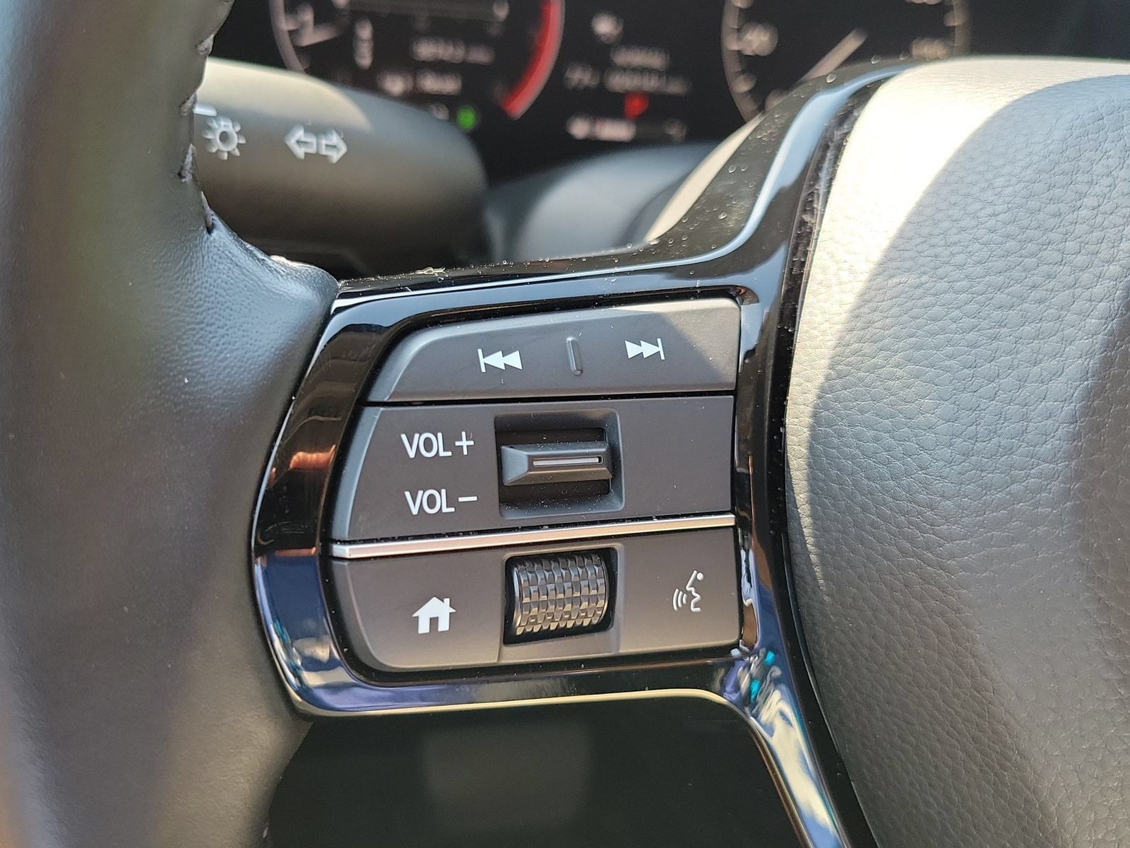 Used 2025 Honda CR-V EX-L image 14