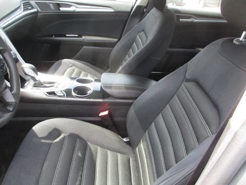 Used 2014 Ford Fusion SE image 18