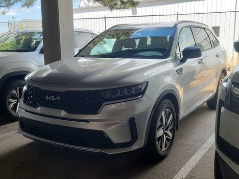 Used 2022 Kia Sorento S FWD image 3